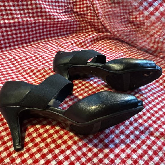 Lifestride dressy Shoes Size 9 Leather with an Elastic Strap Peep Toe - Picture 5 of 5